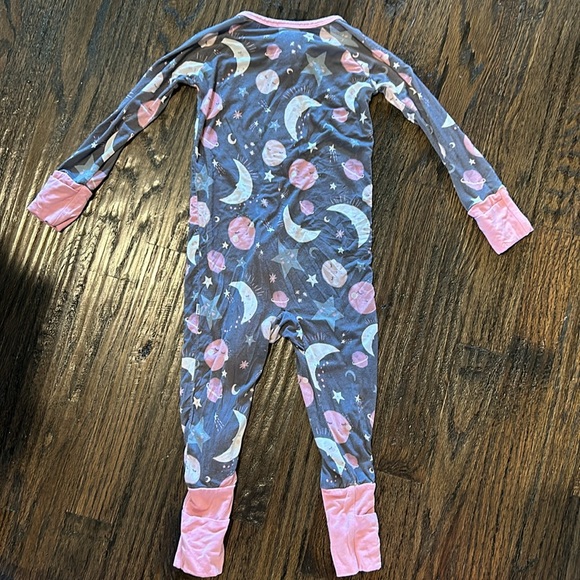 Little Sleepies Zippy 12-18m in To the Moon and Back - Picture 6 of 9